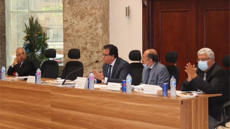 وزير التعليم العالى يكشف تفاصيل نظام تنسيق جديد للجامعات الخاصة مماثل للحكومية لضمان الشفافية.. صور