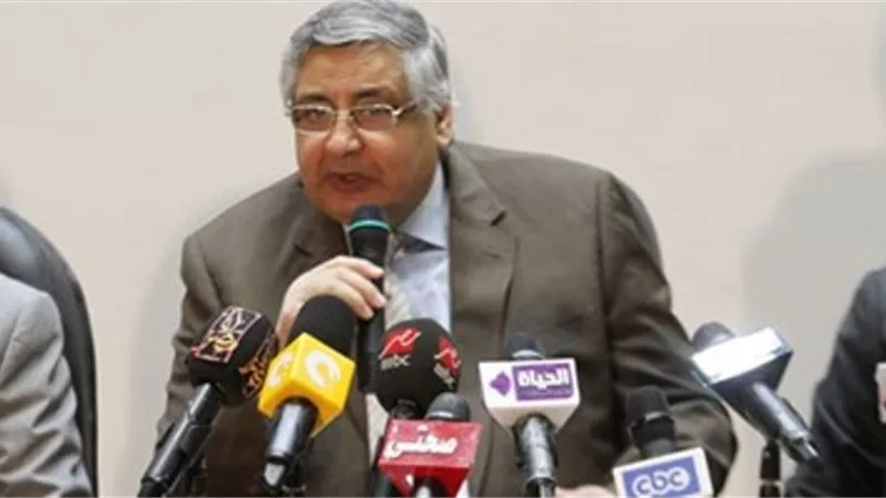عوض تاج الدين عن الدراسة فى زمن الكورونا: أحفادى بيروحوا الحضانة والوضع مطمئن