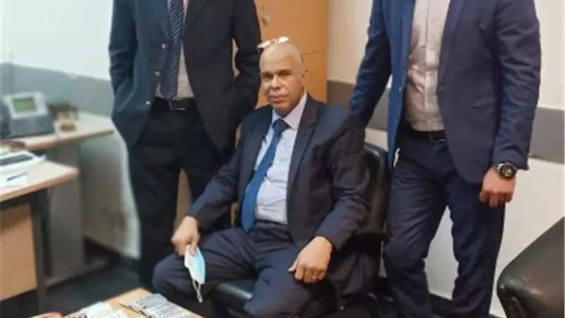 ضبط اقراص مخدرة داخل علب «تمر» مع راكب قادم من فرنسا بالمطار