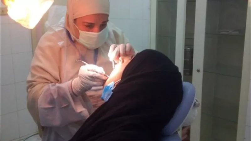 علاج ٩٩٥ حالة بالقافلة الطبية بنجع الحىّ في قنا.صور