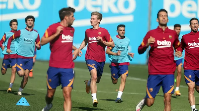 موعد مباراة برشلونة وفياريال في الدوري الإسباني والقنوات الناقلة