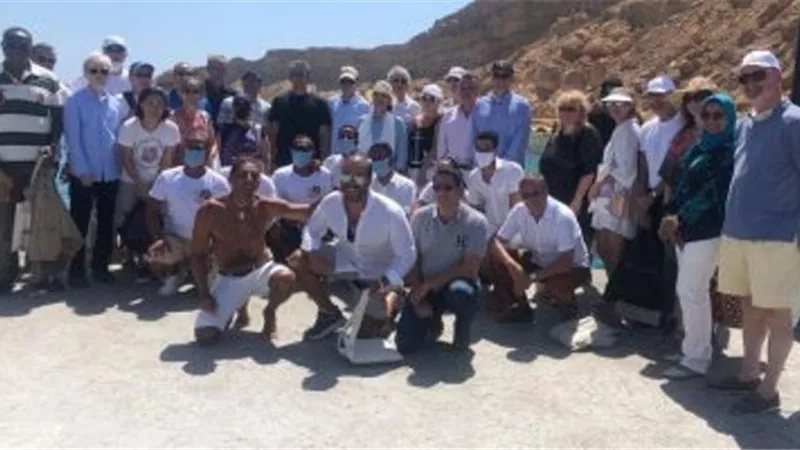 30 سفيرا فى رحلة بحرية بشرم الشيخ.. ويؤكدون: جمال الطبيعة بمصر ليس له مثيل