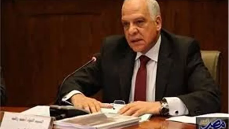 محافظ الجيزة: رصف وتطوير شارع النيل بطول ٦ كم.. صور