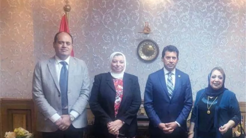 تعاون ثقافي بين وزارة الشباب وملتقي المرأة العربية