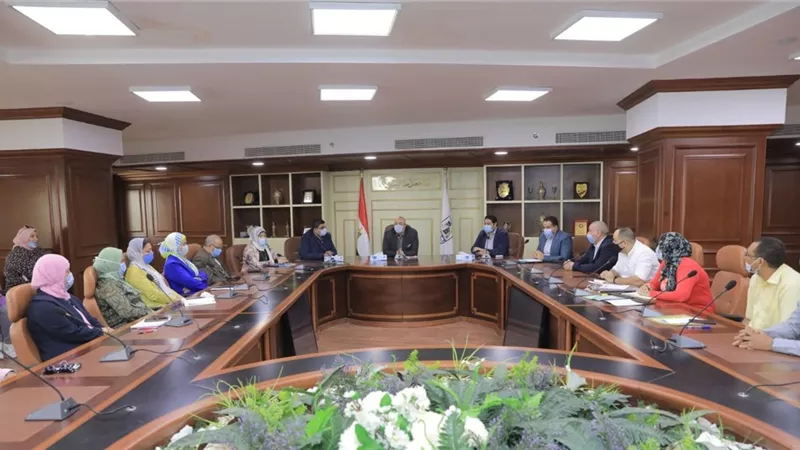 محافظ بني سويف يفتتح الدورة التدريبية لتطوير مهارات العاملين بالإدارة المحليه