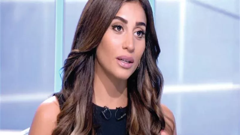 دينا الشربيني حديث السوشيال ميديا بسبب عمرو اديب