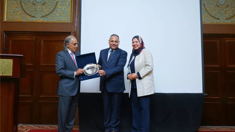 بالصور .. البحث العلمي تحتفل بتخرج 30 شركة ناشئة من أول حاضنة تعليمية