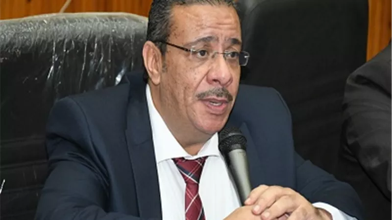 الكشف الطبى للطلاب للالتحاق بجامعة القناة بالمستشفي التخصصي