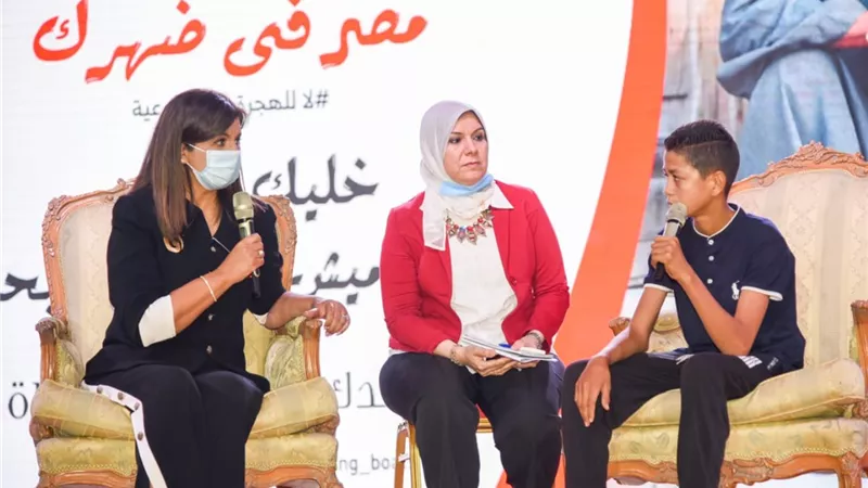 وزيرة الهجرة تعقد حواراً مع نماذج ناجحة من شباب وفتيات قنا
