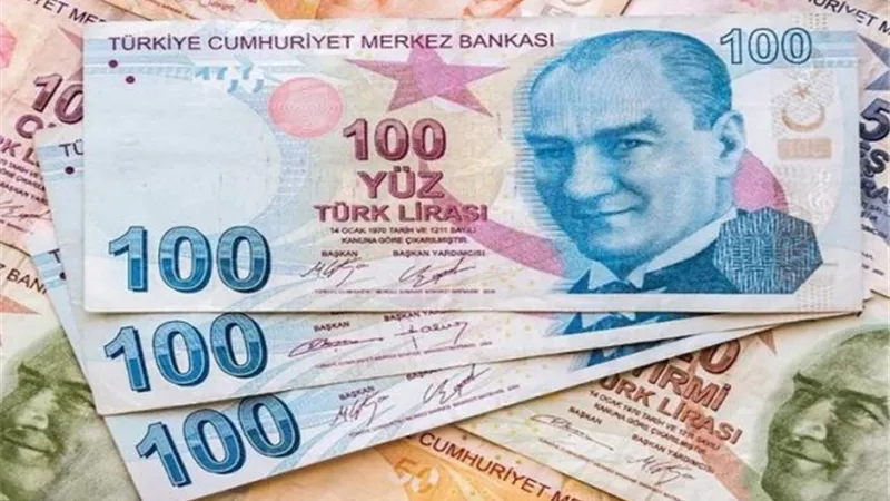 هبوط الليرة التركية لأدنى مستوى قياسى أمام الدولار واليورو والجنيه الإسترليني