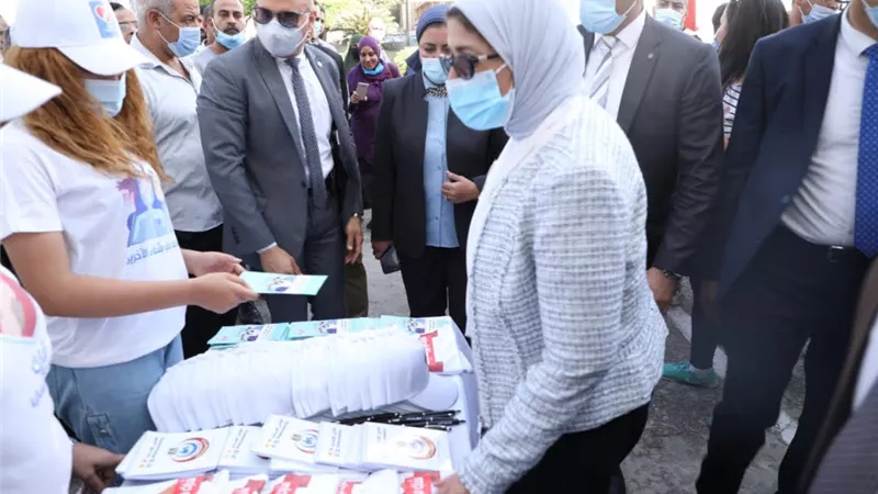 وزيرة الصحة تشارك في التجارب الإكلينيكية في مرحلتها الثالثة للقاح 