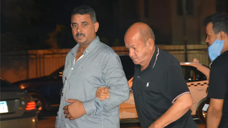 رغم إصابته بالجلطة بالمخ.. لطفى لبيب يشارك فى واجب العزاء لاسرة الفنان منتصر بالله.. صور