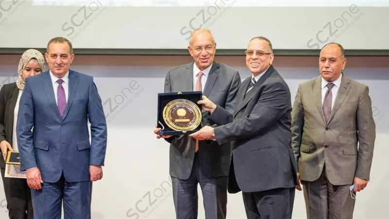 اقتصادية قناة السويس تكرّم مستشاريها
