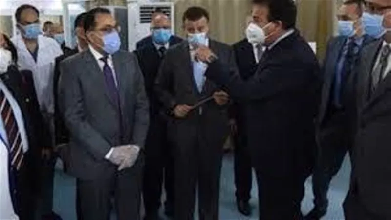 رئيس الوزراء يتجول في كلية علوم الثروة السمكية والمصايد بجامعة كفر الشيخ