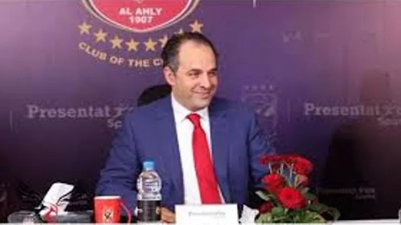 محمد كامل يكشف حقيقة تغير اسم قناة الاهلى على تويتر