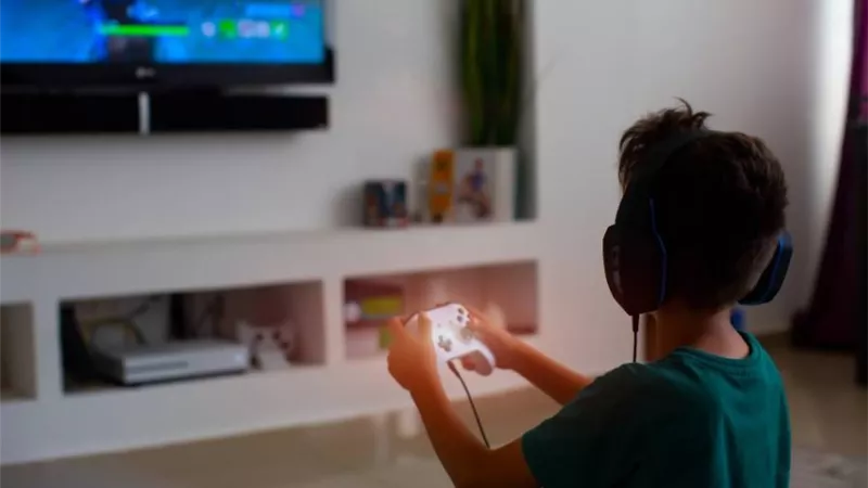 طبيب يكشف سبب توقف قلب الأطفال نتيجة لـ الألعاب الإلكترونية؟.. فيديو