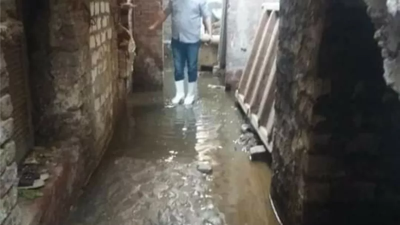 محافظ أسيوط يكلف بتشكيل لجنة لحل مشكلة المياه الجوفية ببعض المناطق بقرية النخيلة بأبوتيج