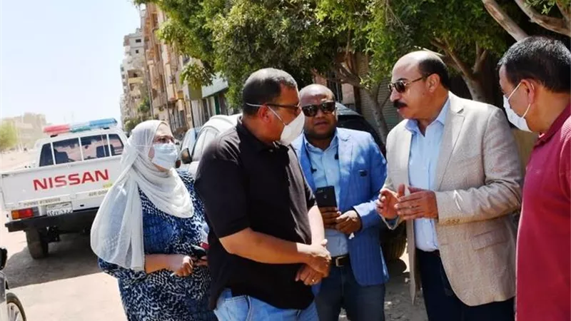 محافظ أسوان يوجه بسرعة إنهاء مشروع تطوير طريق الخان بالمدخل الشمالى بتكلفة 6 مليون جنيه