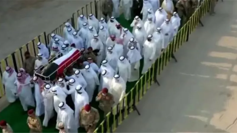 جثمان أمير الكويت الراحل يصل مثواه الأخير