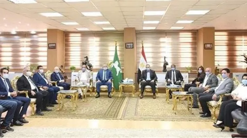 محافظ الشرقية يلتقي أعضاء مجلس الشيوخ بالمحافظة لاول مرة