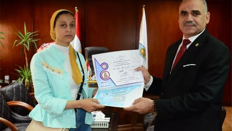 رئيس جامعة الأقصر يكرم الطلاب الفائزين في مسابقة إبداع الموسم الثامن لعام 2019-2020