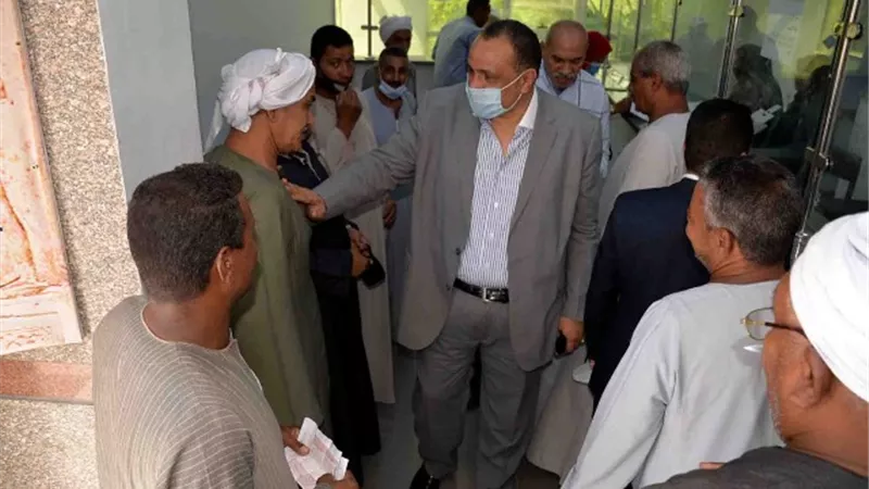 سكرتير عام الأقصر يتفقد المراكز التكنولوجية بمدن المحافظة