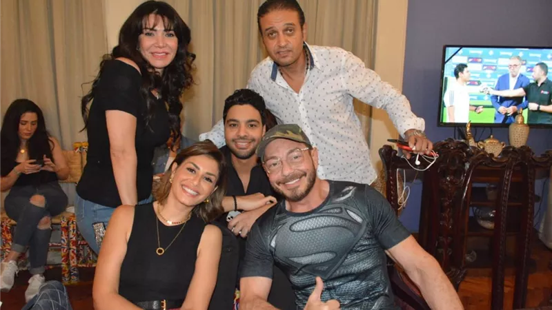 بالصور .. أحمد أيوب يحتفل بنجاح زنزانة ٧ بحضور صناع العمل