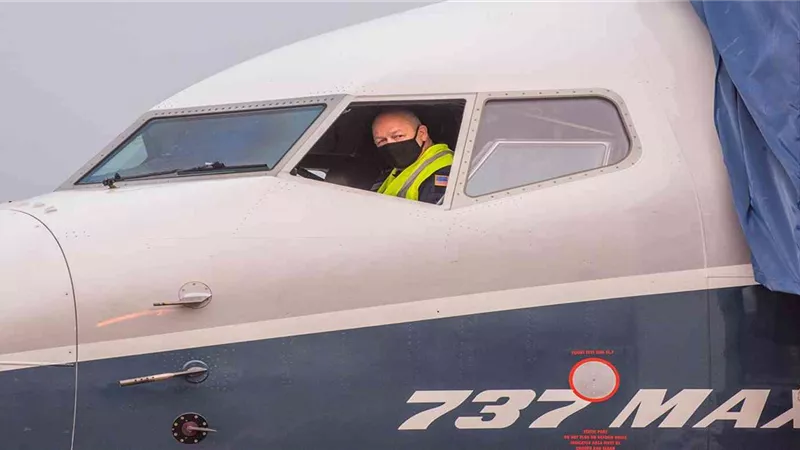 رحلة تجريبية ناجحة لطائرة بوينغ 737 ماكس بقيادة رئيس 