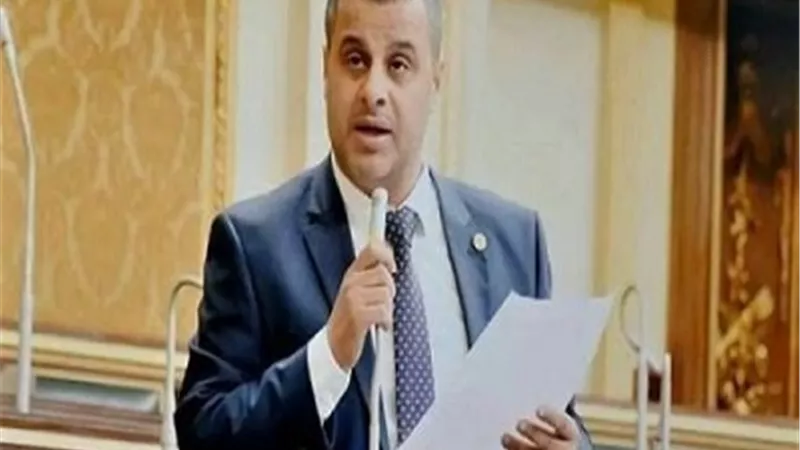 عاصم مرشد يثمن استعانة التعليم بمعلمين من خارج الوزارة فى مجموعات التقوية
