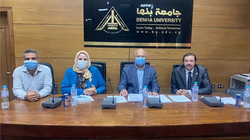 اللجنة العليا لجائزة مصر للتميز الحكومي بجامعة بنها تستقبل المتقدمين