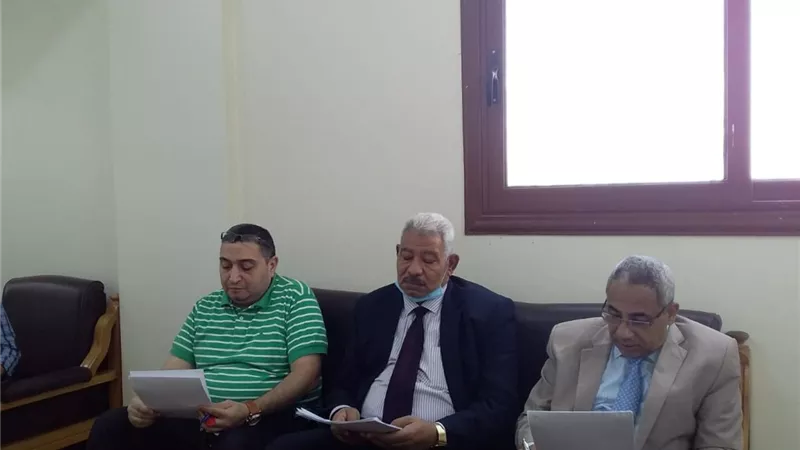 اجتماع مجلس إدارة مركز البحوث الزراعية ومنتجاتها بفرع الجامعة بأسيوط برئاسة نائب رئيس جامعة الأزهر للوجه القبلي