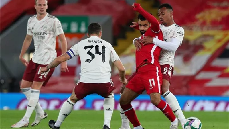 كلوب يوضح رأيه في أداء محمد صلاح بعد الهزيمة من آرسنال ووداع كأس كاراباو