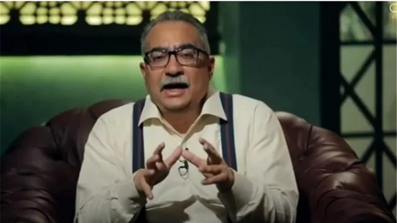 بصندوق الأسلحة .. إبراهيم عيسى يكشف تفاصيل لقاء حسن البنا بالسادات .. فيديو