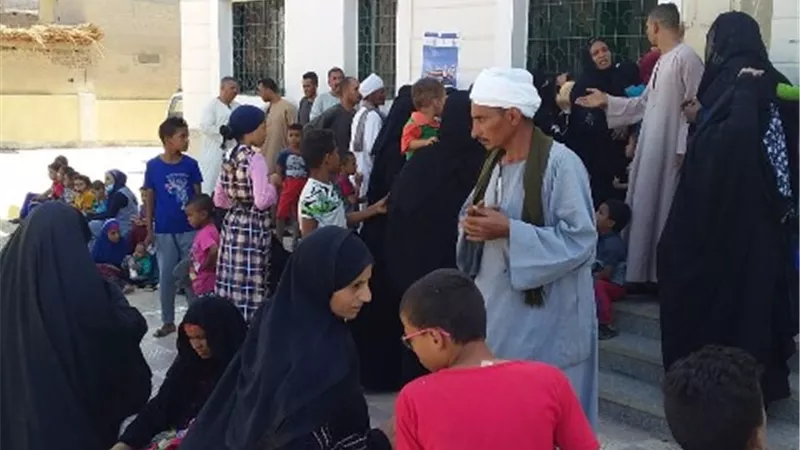قافلة طبية مجانية تعالج 1060 حالة بأبوتشت .صور