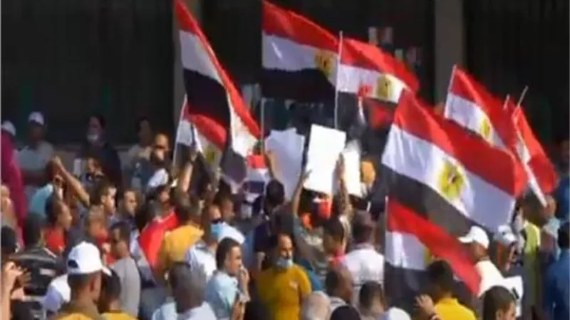 أحمد موسى يعرض احتفالات المواطنين بذكرى نصر أكتوبر بالفيوم والإسكندرية