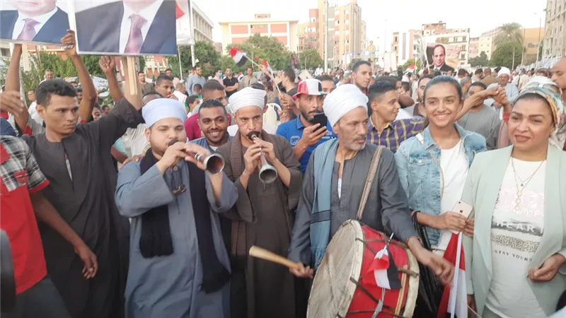 المزمار البلدي يشعل احتفالات النصر بسوهاج .. صور