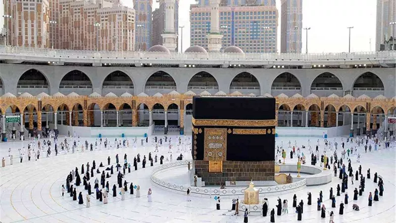 إصدار أكثر من 108 آلاف تصريح عمرة في أول أسبوع بعد توقف طويل