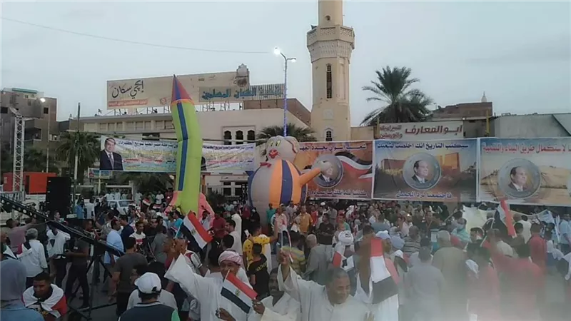 اهالى أسوان يحملون رسالة وطنية لرئيس الجمهورية .. كلنا معك ونعم للأمن والاستقرار