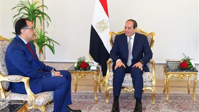 رئيس الوزراء يهنئ الرئيس السيسي بالذكرى السابعة والأربعين لنصر أكتوبر المجيد