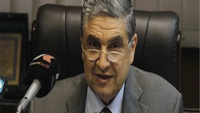 شاكر يبحث مع السفير القبرصى سرعة تنفيذ مشروع الربط الكهربائى بين البلدين