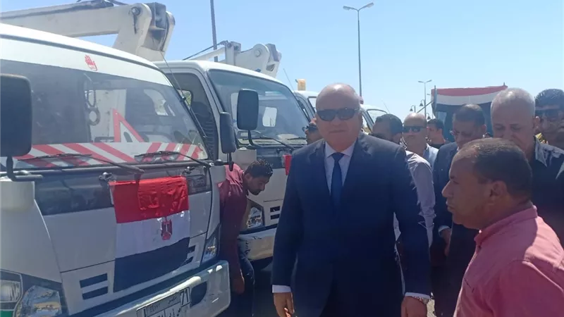 محافظ قنا يشهد تدريبا عمليا لمواجهة عدد من الأزمات والكوارث