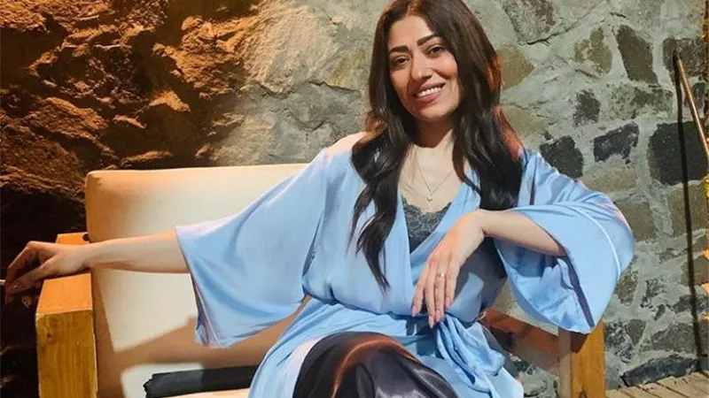 مروة عيد تبهر متابعيها بإطلالة رقيقة من كواليس 