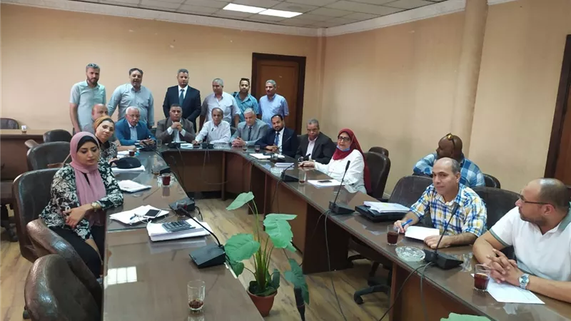 إجتماع في إتحاد العمال لبحث لائحة قانون قطاع الاعمال العام
