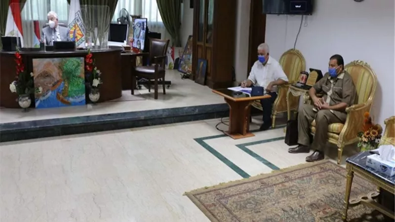 فوده يجتمع بالمجموعة الإقتصادية لمناقشة الموقف المالي للمشروعات الجارية
