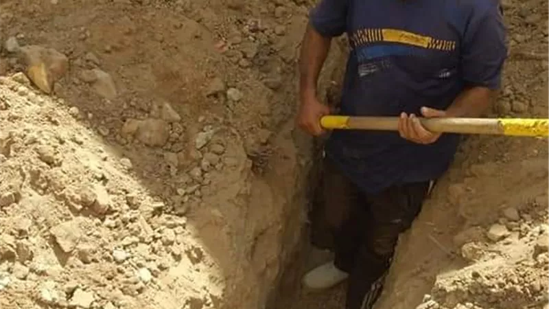بدء اعمال جسات أرضية لتوصيل الغاز الطبيعى لمدينة وقريتين بالوادى الجديد.صور