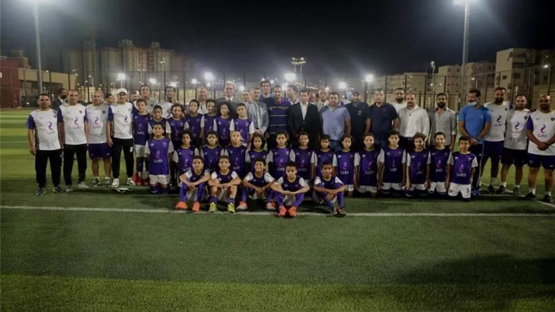 اشرف صبحى فى تدريب براعم الكرة بالاتصالات