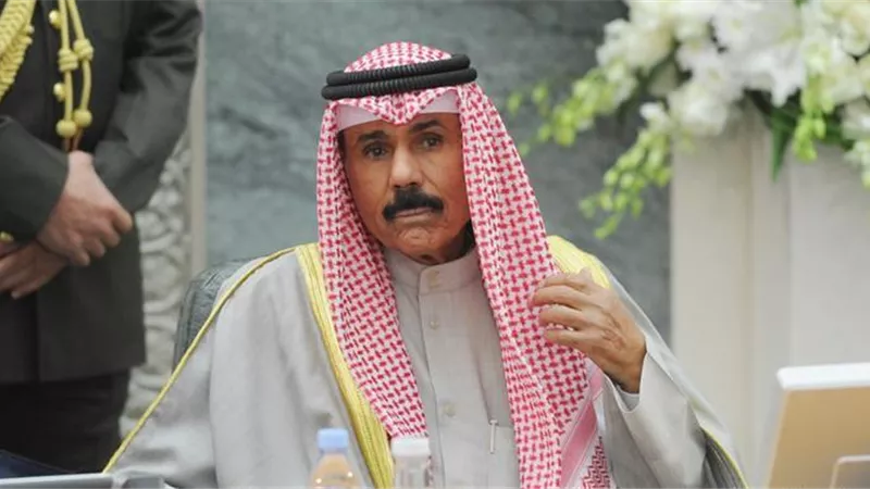 أمير الكويت يجدد الثقة بالحكومة الحالية