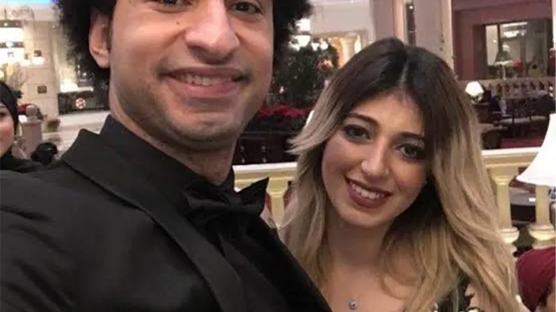 زوجة على ربيع تثير الجدل بـ كاش مايوه.. صور