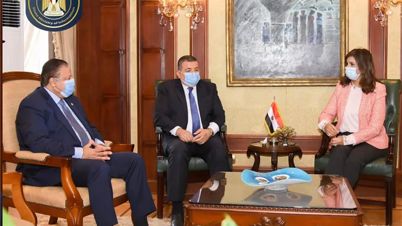 وزيرة الهجرة تستقبل وزير الإعلام وأمين 