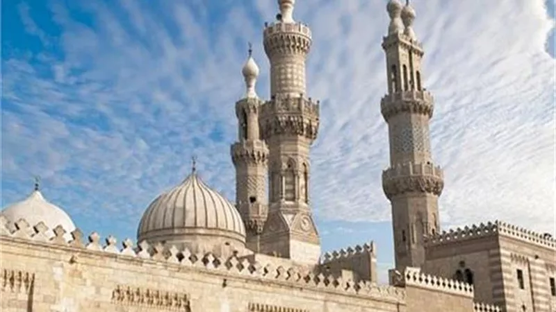 جامعة الأزهرتكشف حقيقة إخلاء طالبات الطب من المدينة الجامعية